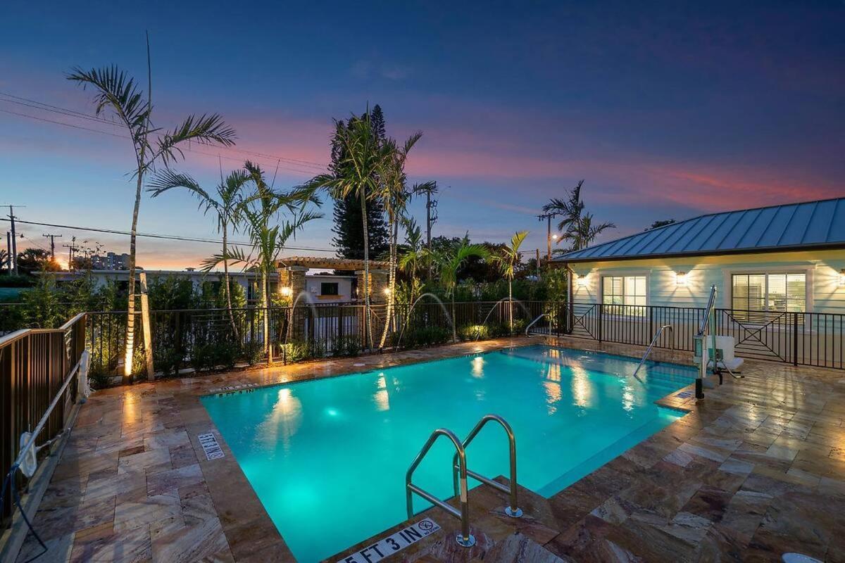 Bermuda Bungalows West Palm Beach Exterior photo